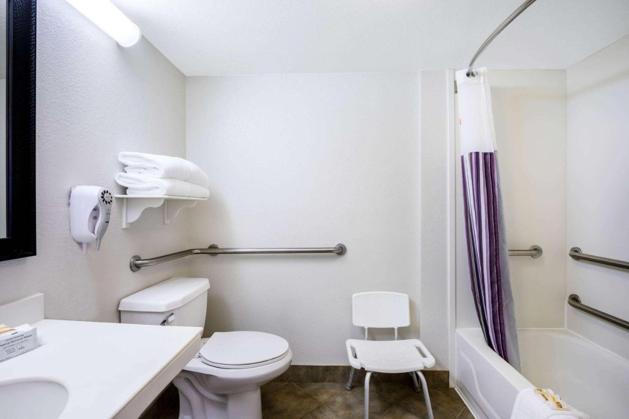 King Room Mobility Accessible or Pet-Friendly or Non-Smoking,1554836953:JPEG