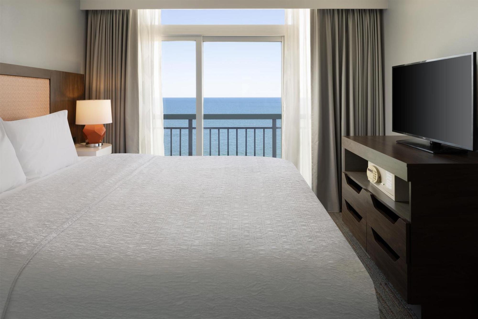1 King or 1 Queen 2 Br or 2 Bath Penthouse Suite,1758313207:JPEG
