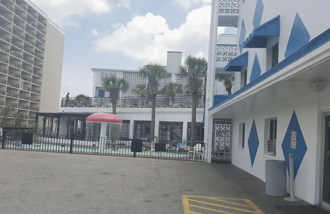 Polynesian Oceanfront Hotel-1