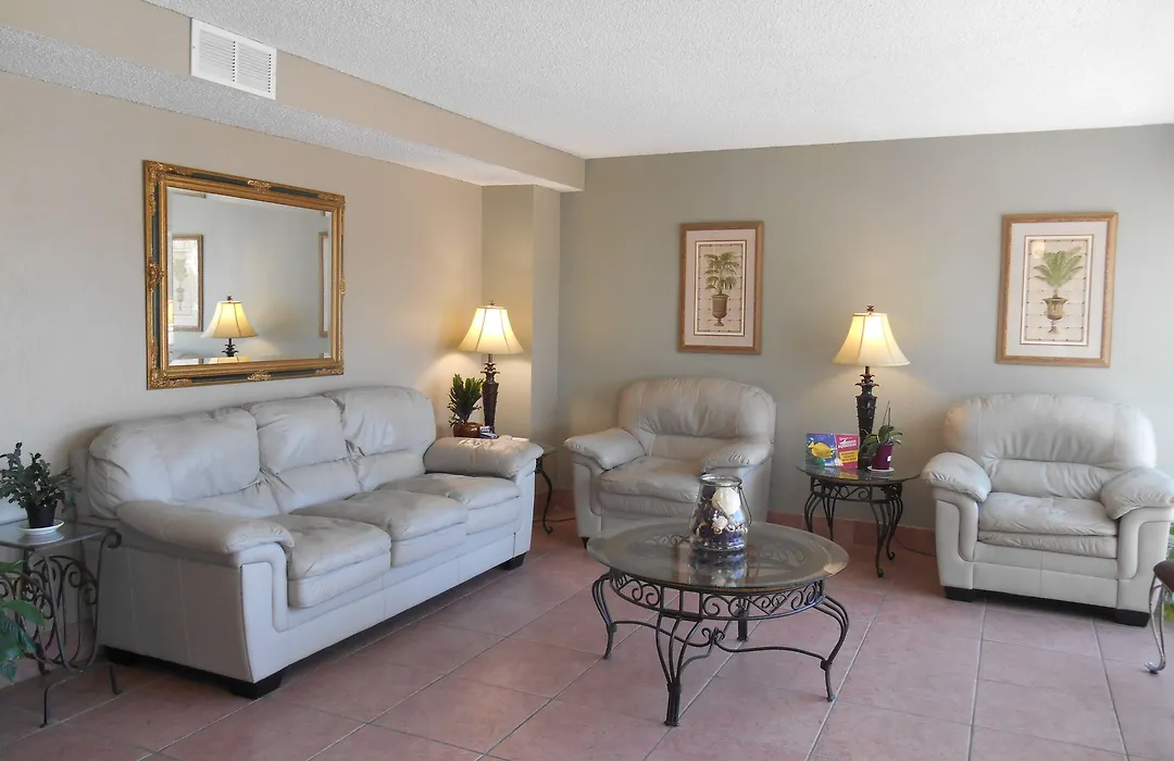 Tropical Seas Hotel-1